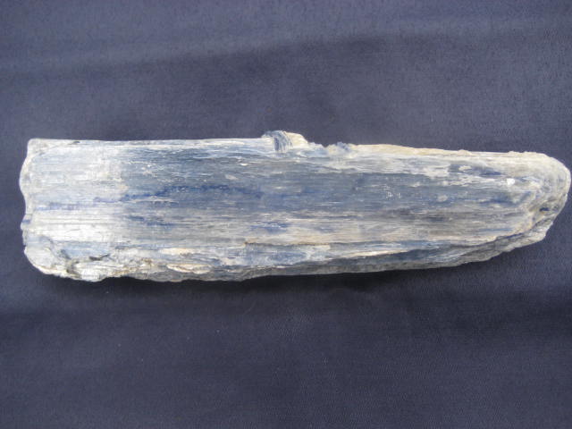 Kyanite Inner bridges, psychic abilities, connecting with Nature, past-life recall, telepathy, empathy 1544